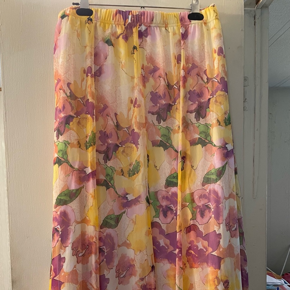 Christopher and Banks spring skirt.  No tags but has never been worn.